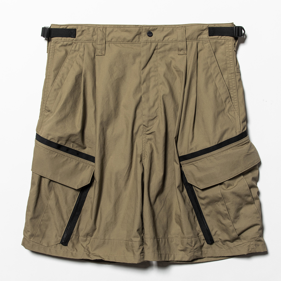 Luggage Cargo Shorts Beige