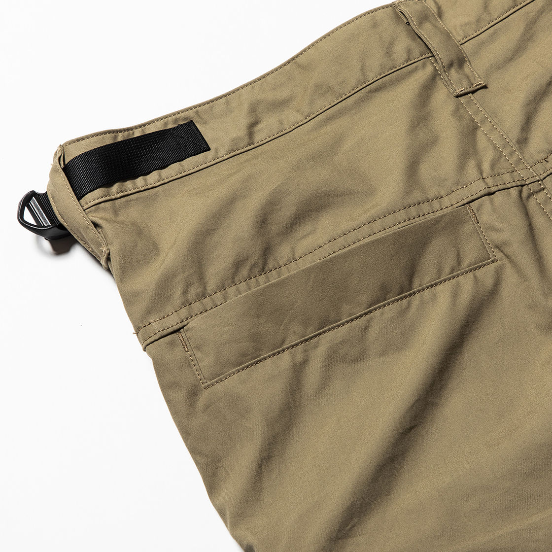 Luggage Cargo Shorts Beige