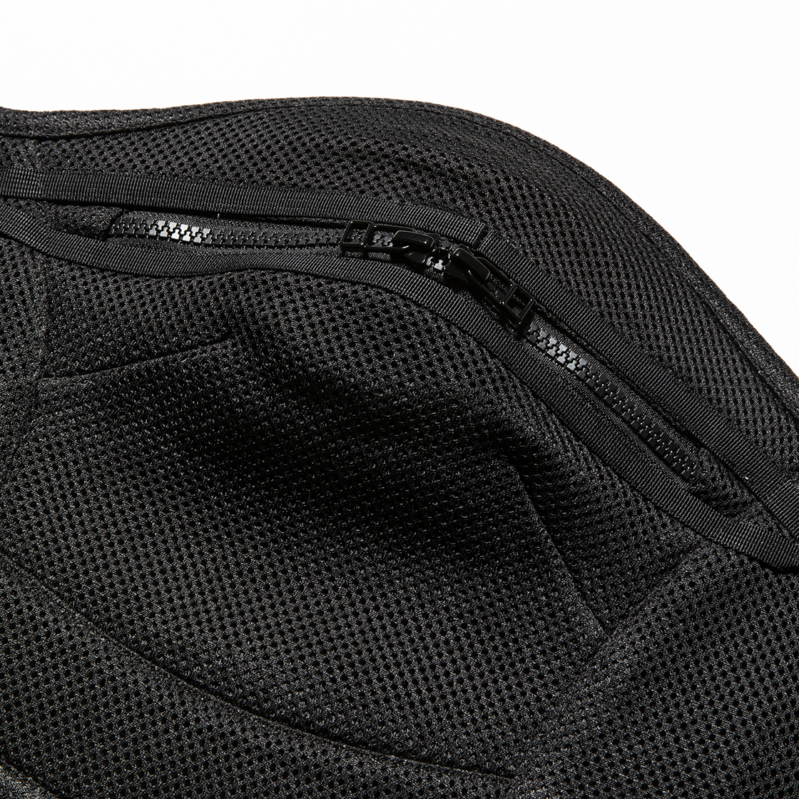 Activist Mesh Neck Warmer Off Black