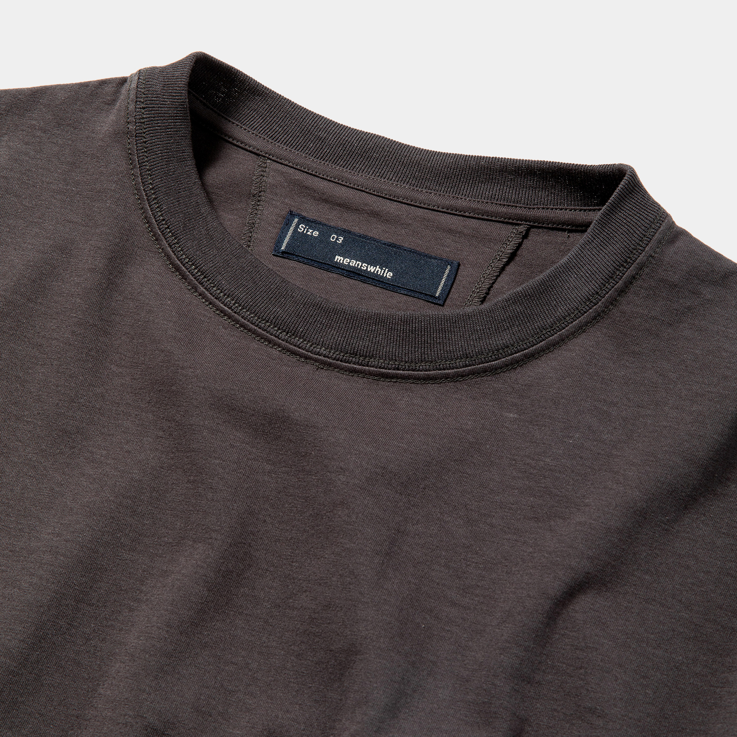 Crisp S/S Tee / Charcoal