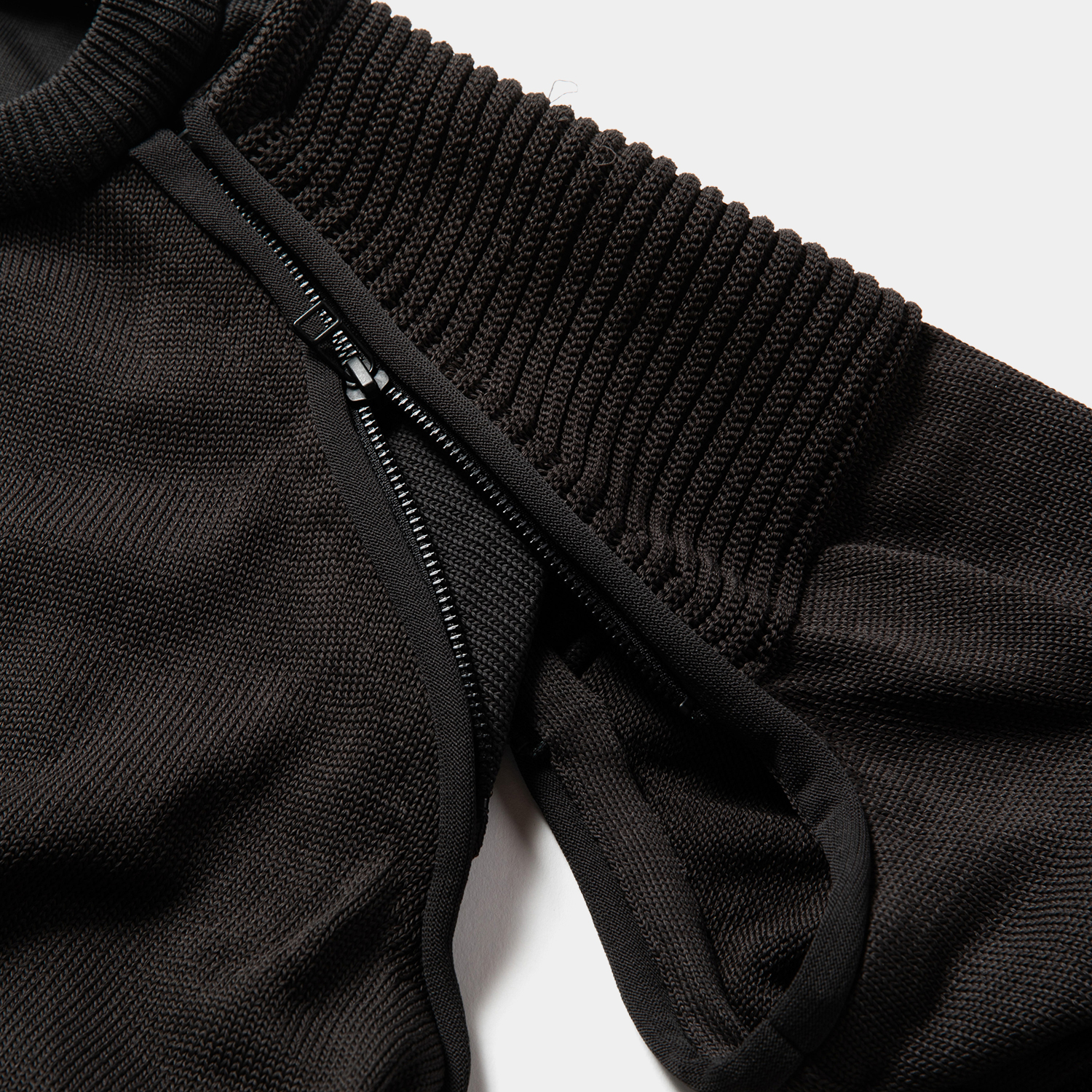 Water-Repellent Detachable Knit  / Charcoal