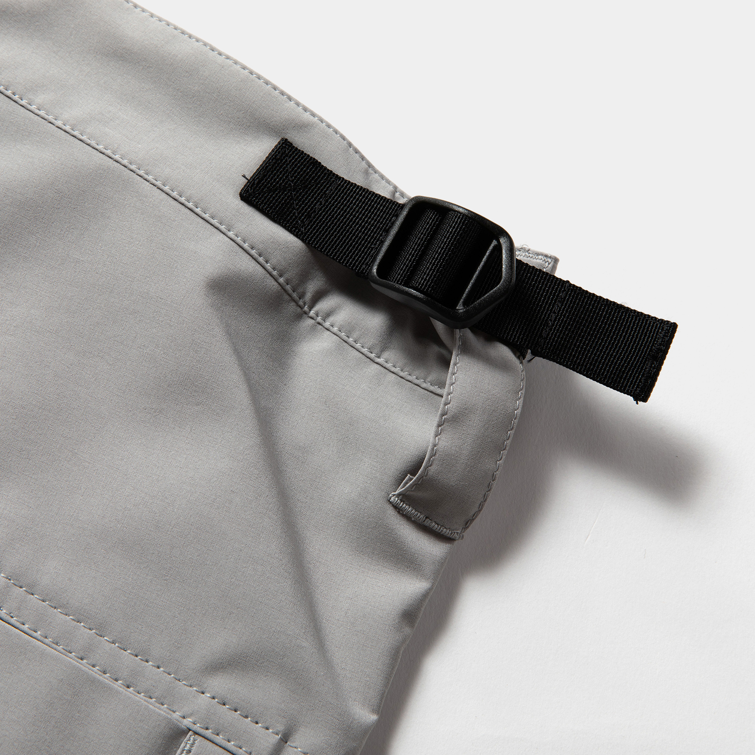 Luggage Cargo Shorts / Grey