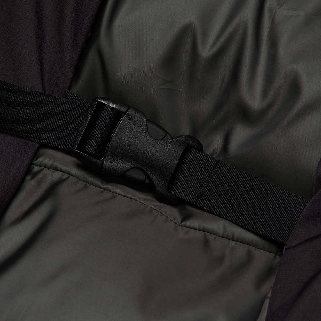 Down Blanket / Blackberry