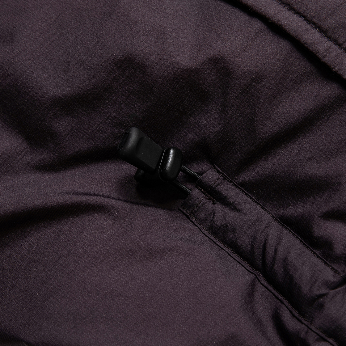 Down Blanket / Blackberry