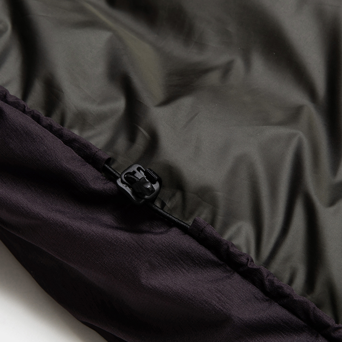 Down Blanket / Blackberry