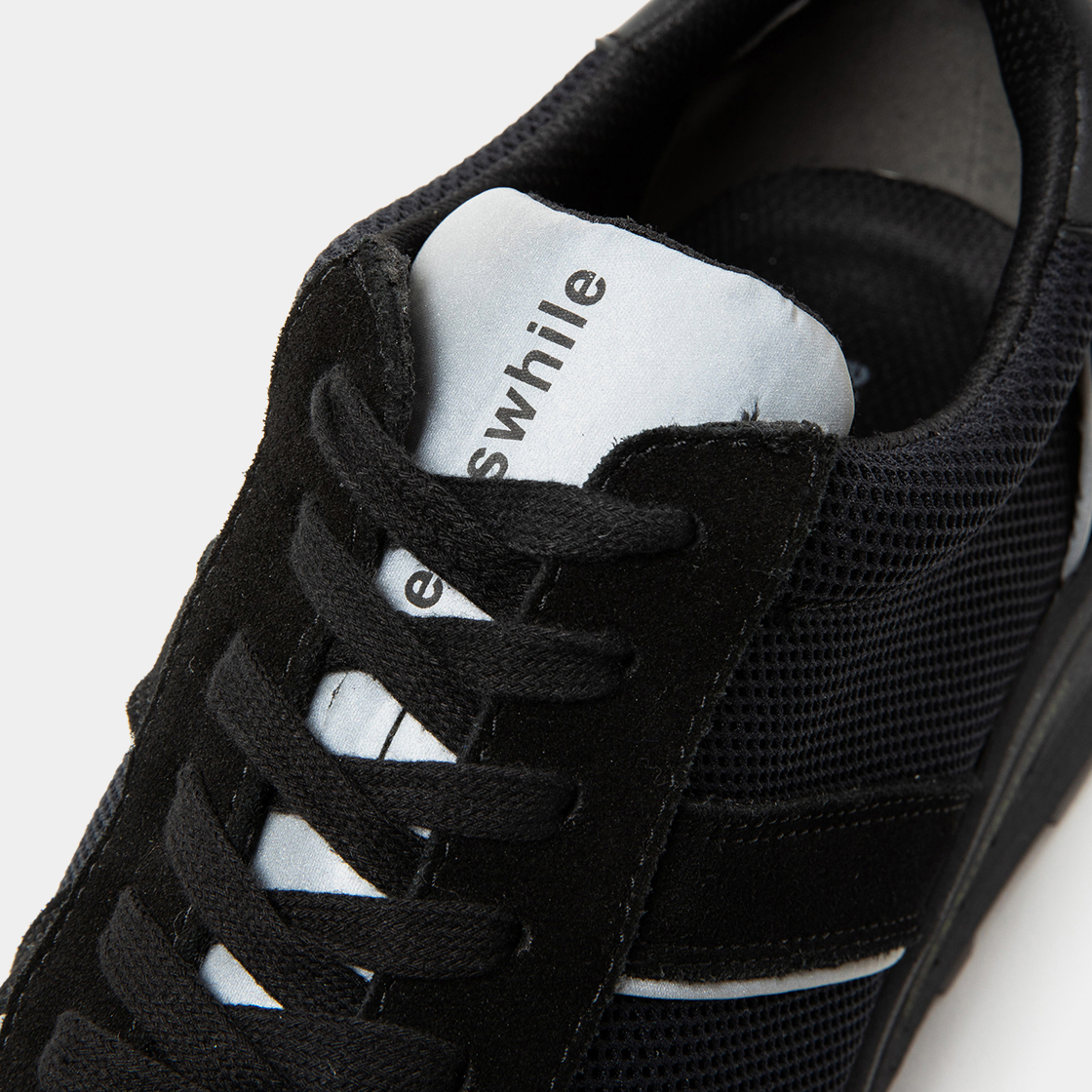 Neutral Runner / Lamp Black