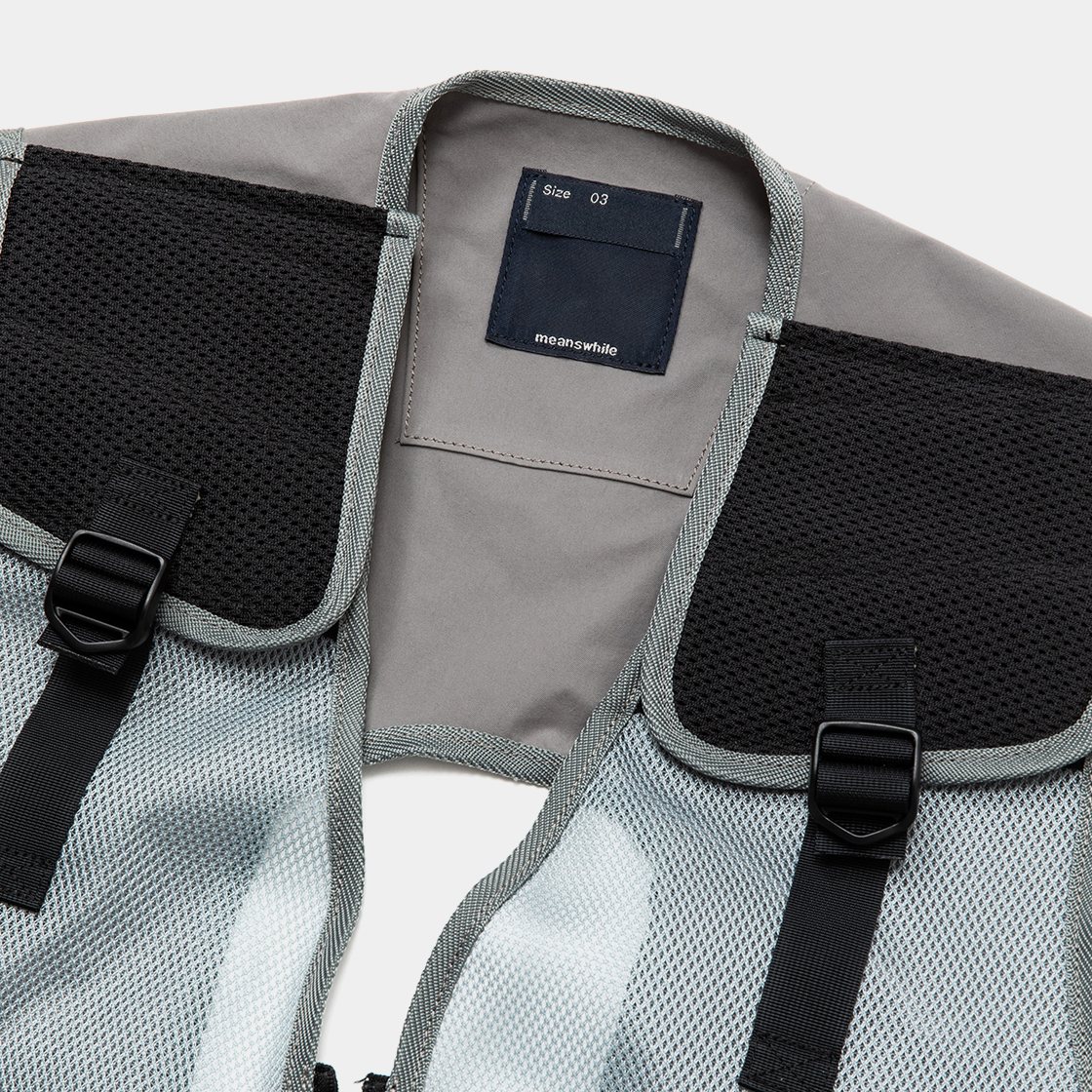 Crisp Luggage Vest / Grey