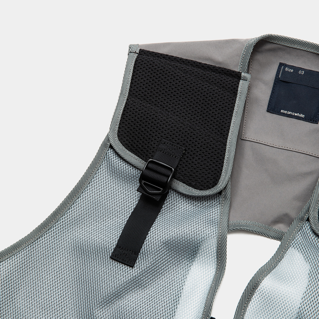Crisp Luggage Vest / Grey