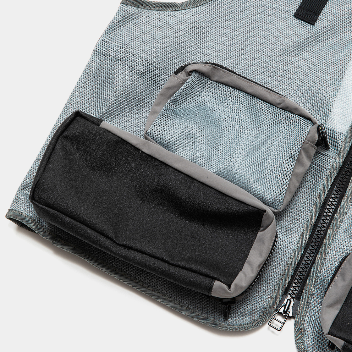Crisp Luggage Vest / Grey
