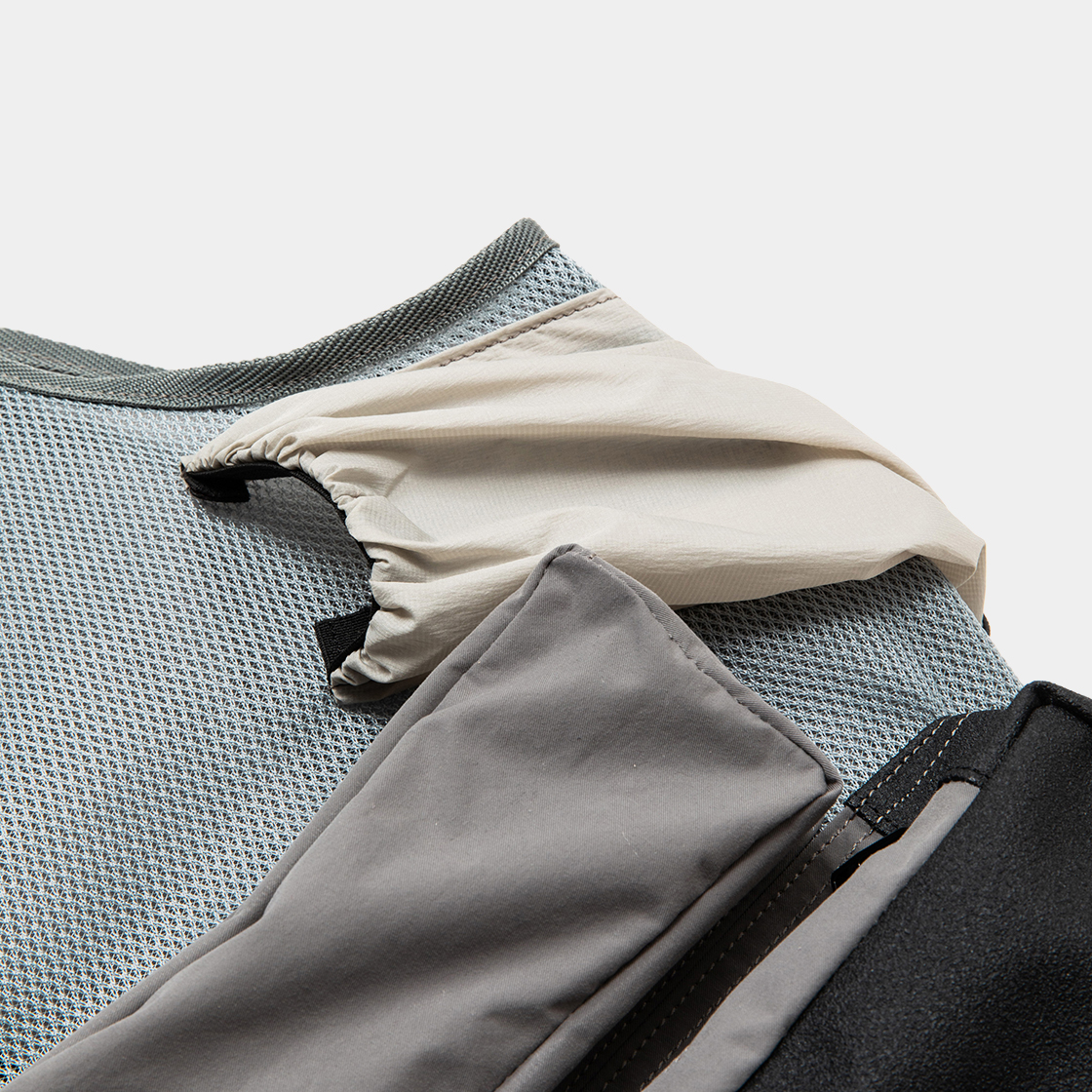 Crisp Luggage Vest / Grey