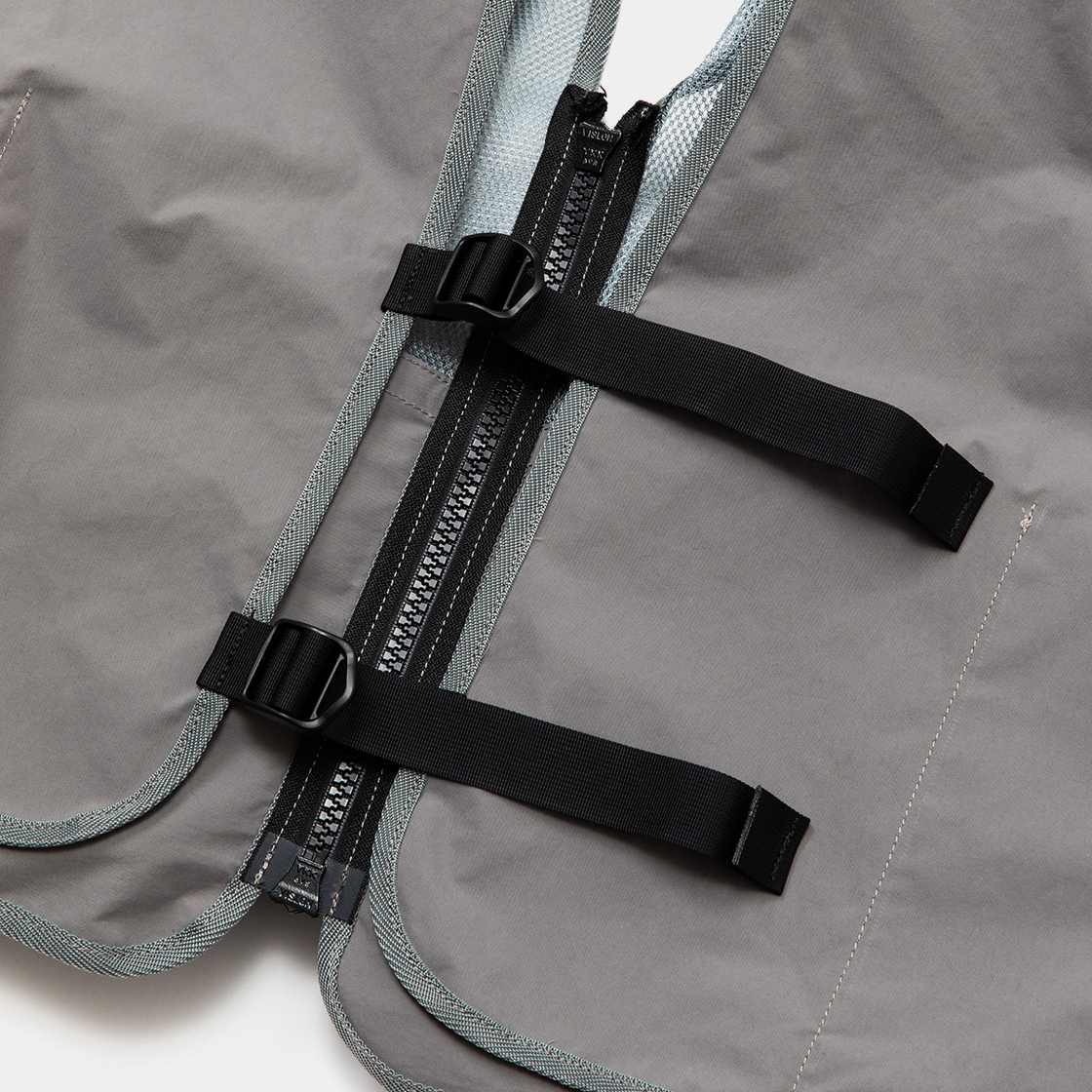 Crisp Luggage Vest / Grey