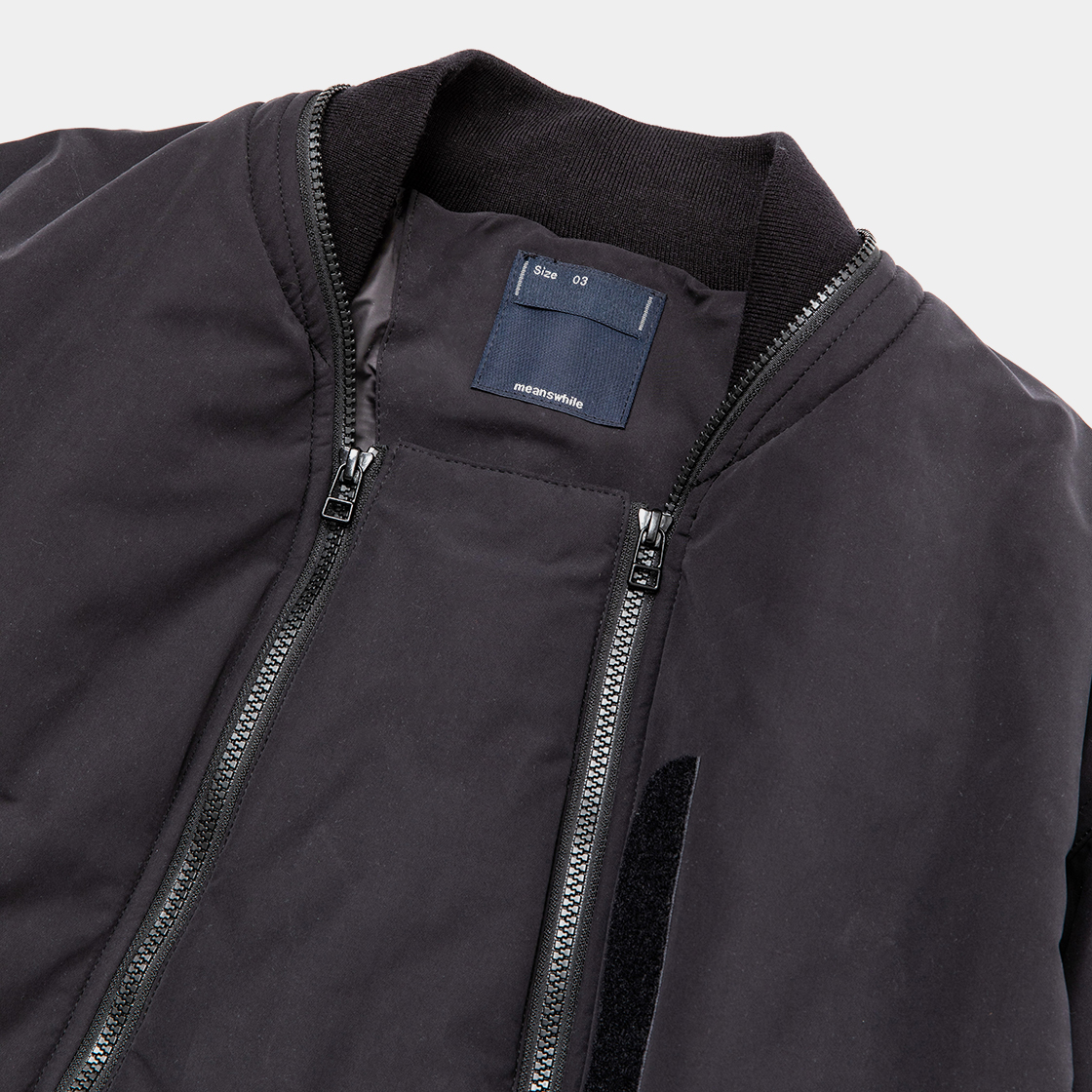 Loop Zip MA1 / Off Black