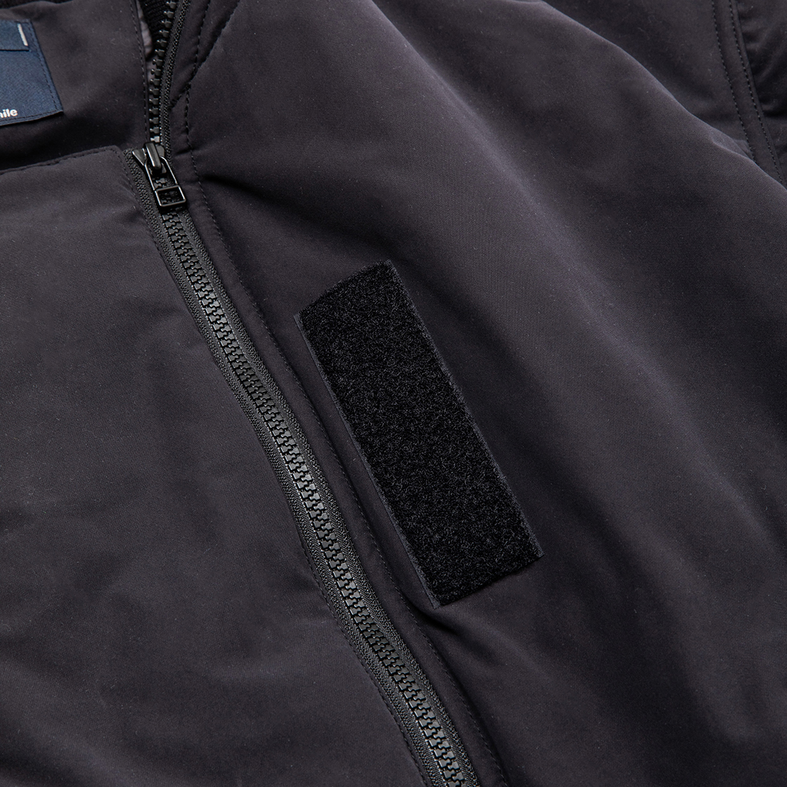 Loop Zip MA1 / Off Black