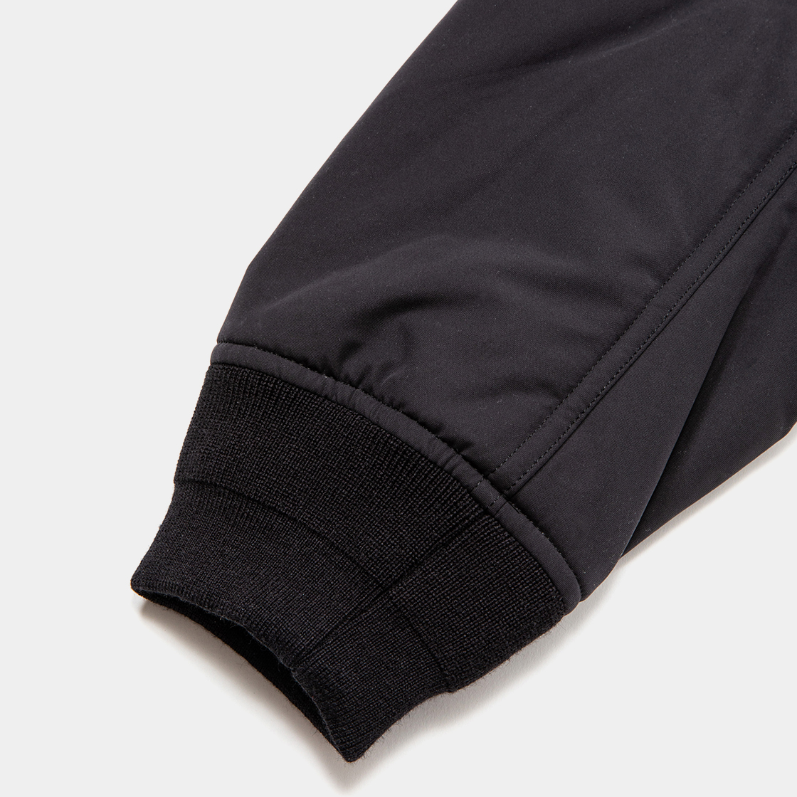 Loop Zip MA1 / Off Black