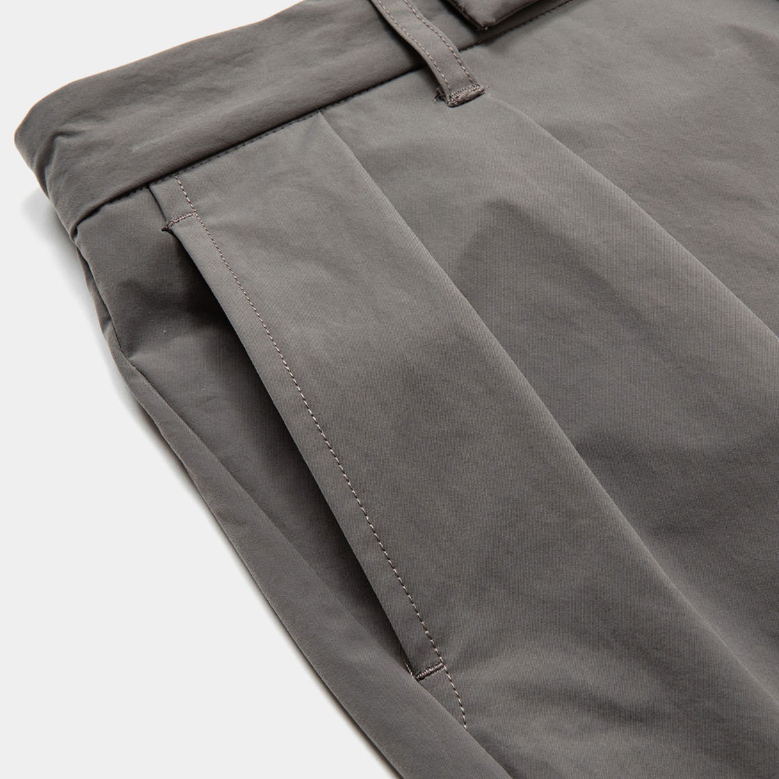Crisp Blur Trouser / Grey
