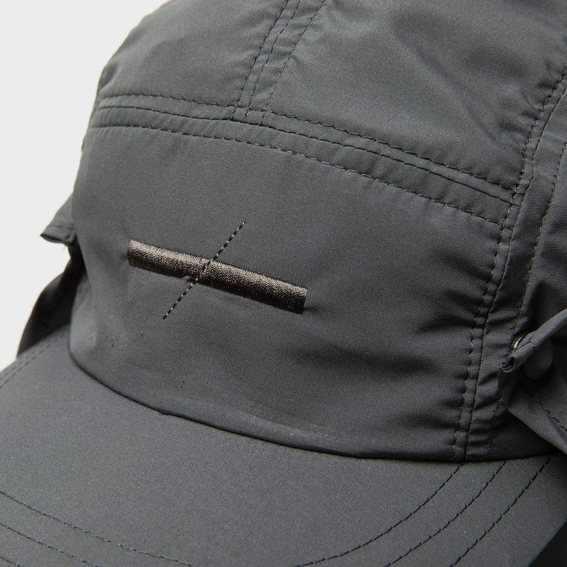 Feather Smooth Shade Cap / Charcoal