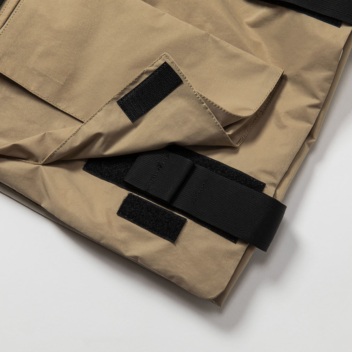 Crisp Nylon Body Armor Vest / Beige