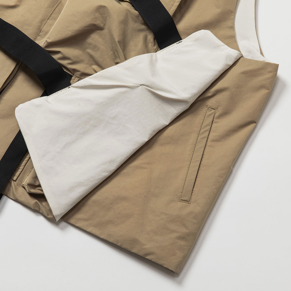 Crisp Nylon Body Armor Vest / Beige