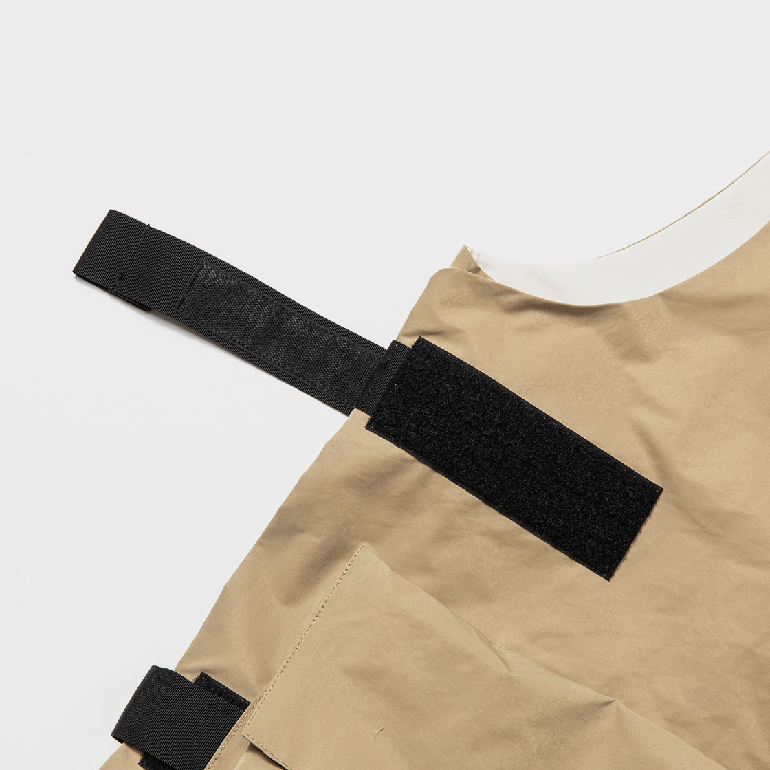 Crisp Nylon Body Armor Vest / Beige