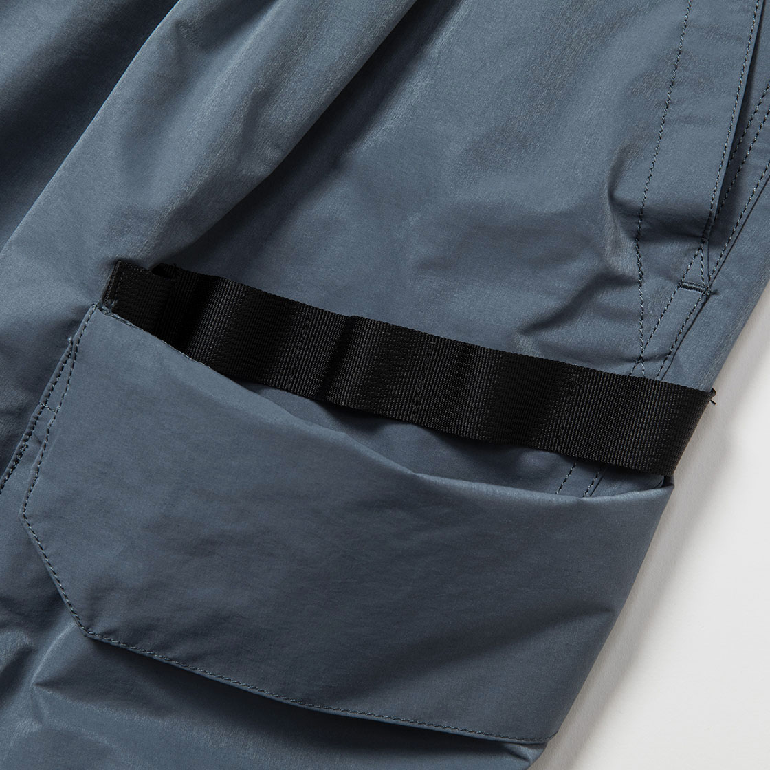 Crisp Nylon Luggage Cargo Shorts / Blue Grey