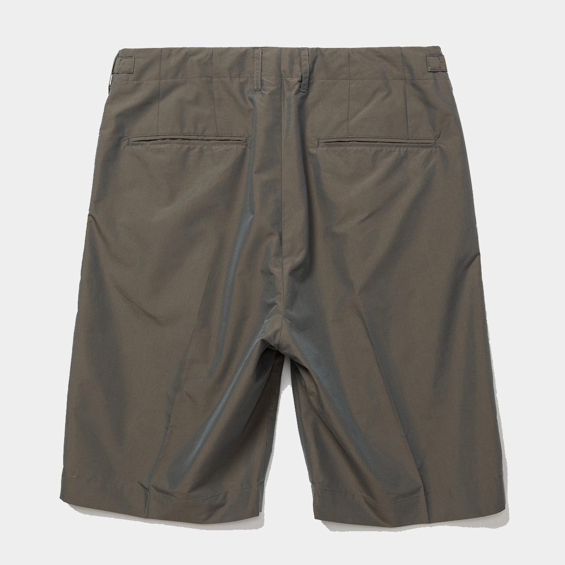 Two Tuck Wide Shorts / Khaki