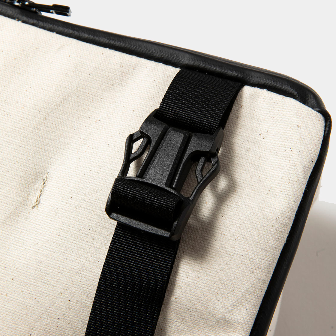 X-Pac™ Canvas Chest Bag / Ivory