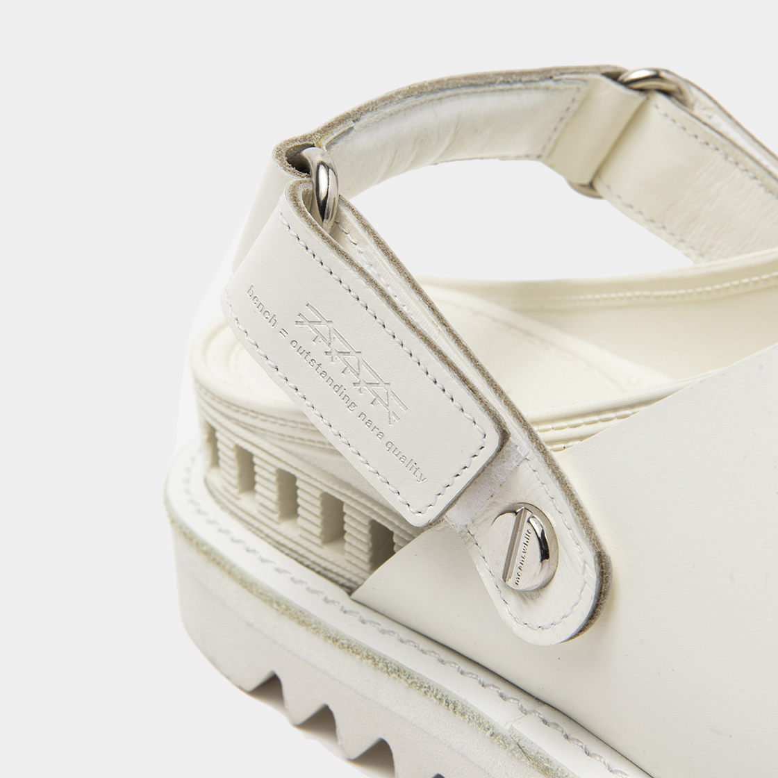 Overwrap Square Sandals Vibram® Sole / Off White