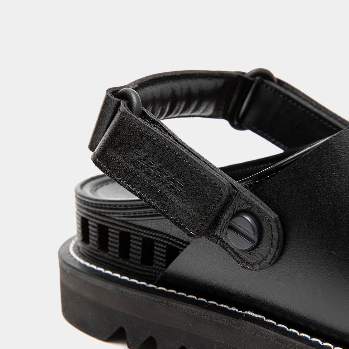 Overwrap Square Sandals Vibram® Sole / Lamp Black