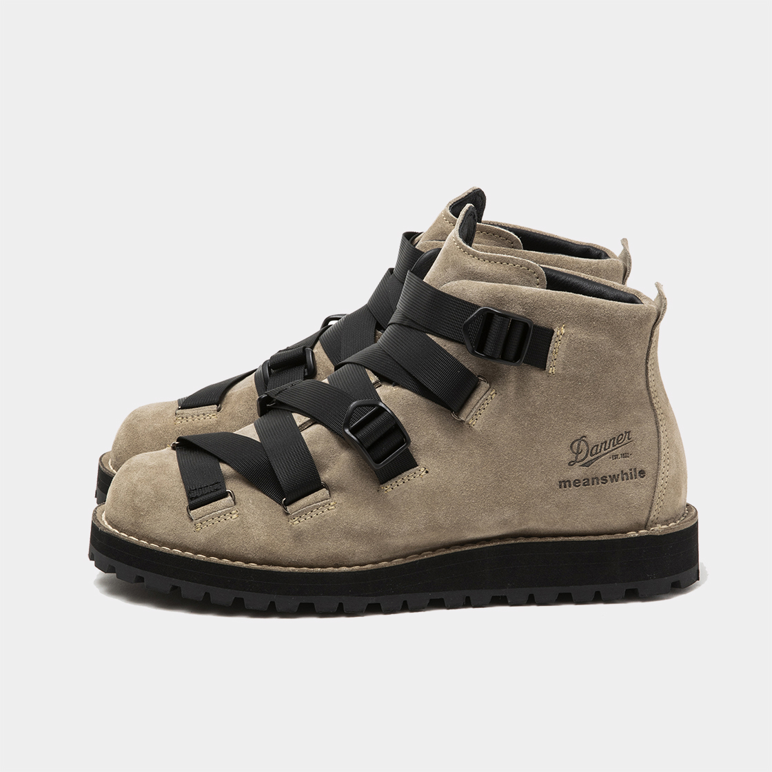 Danner Mountain “Harness” / Sand