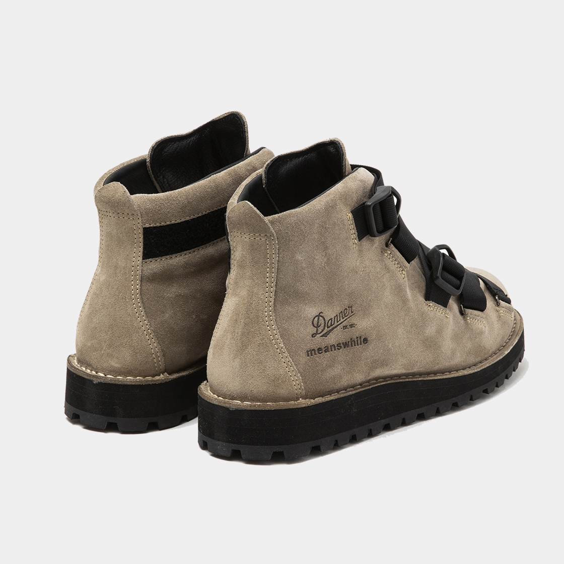 Danner Mountain “Harness” / Sand