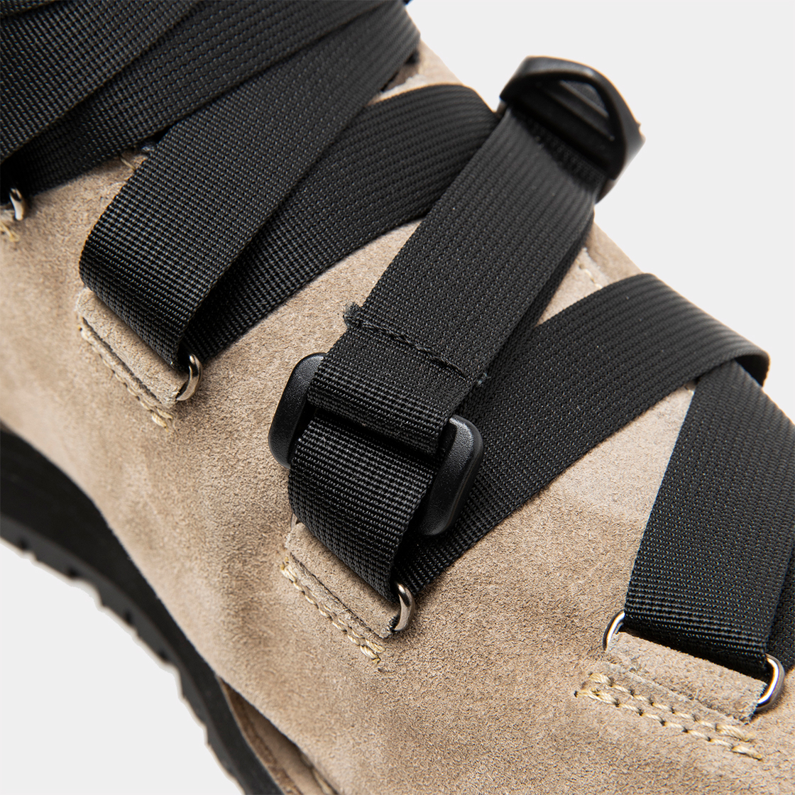 Danner Mountain “Harness” / Sand