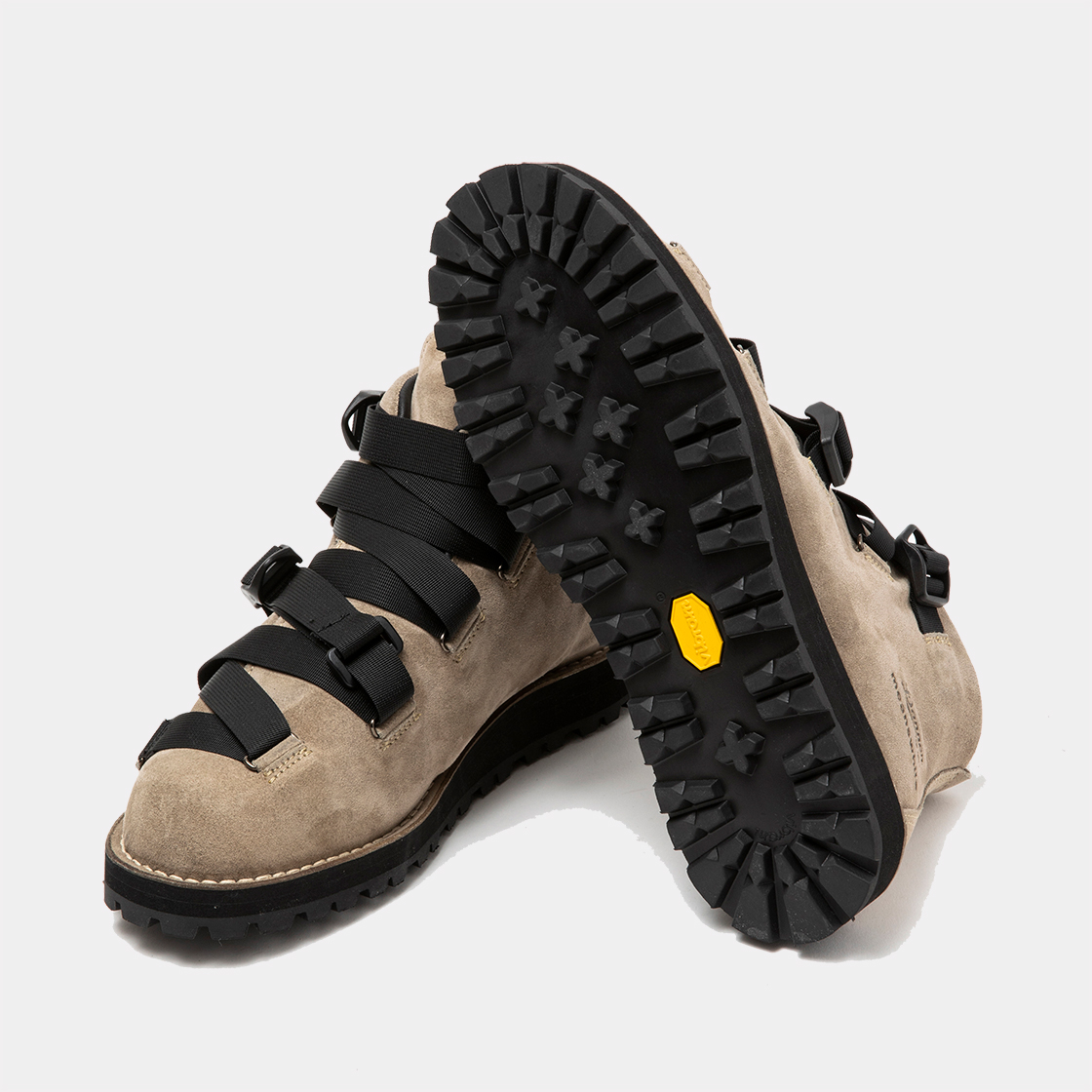 Danner Mountain “Harness” / Sand