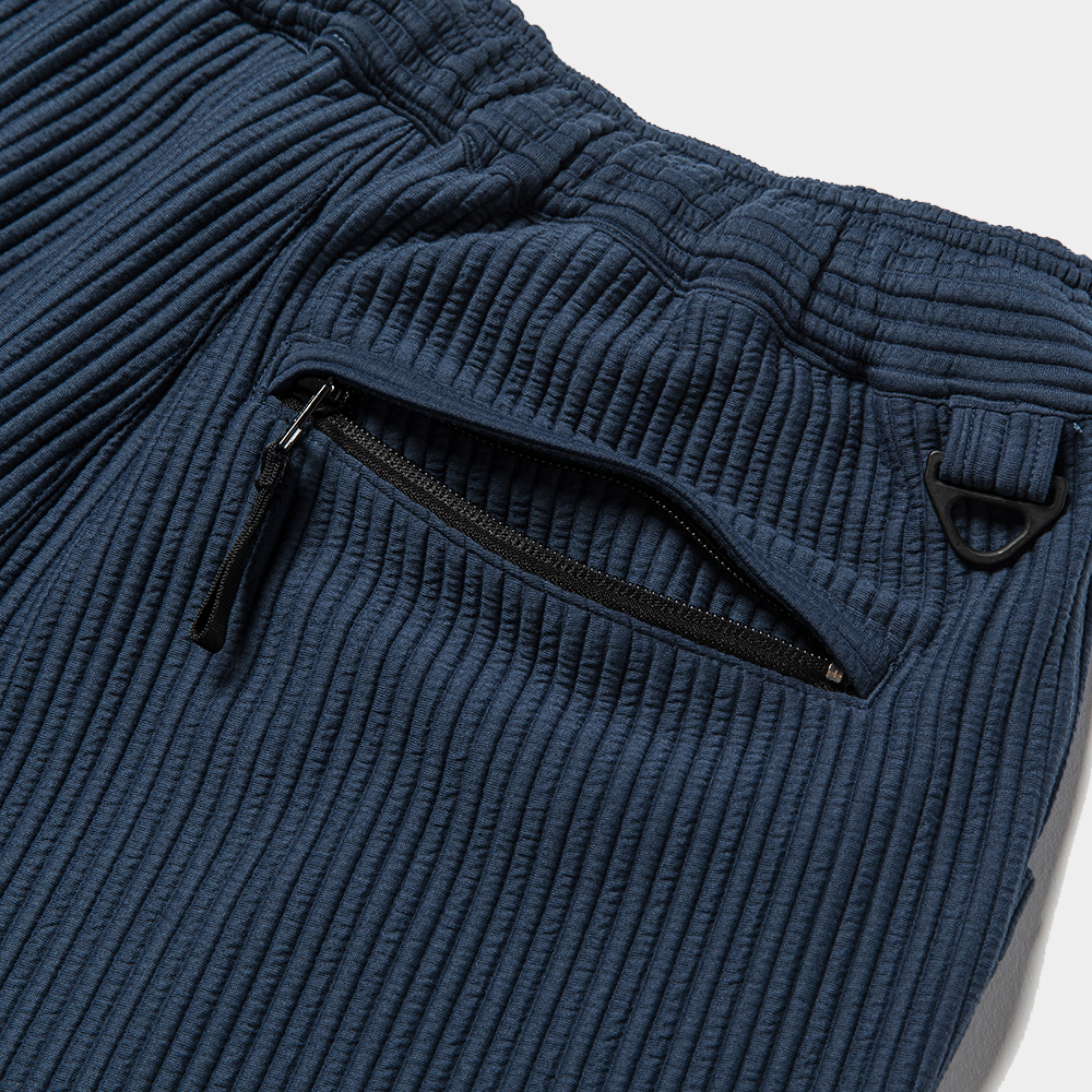 Uneven Fabric Slim Slacks/Navy