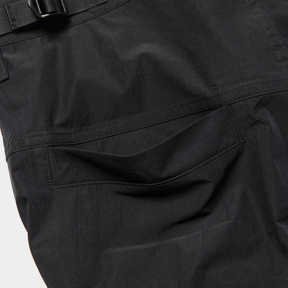 Luggage Cargo Shorts/Lamp Black