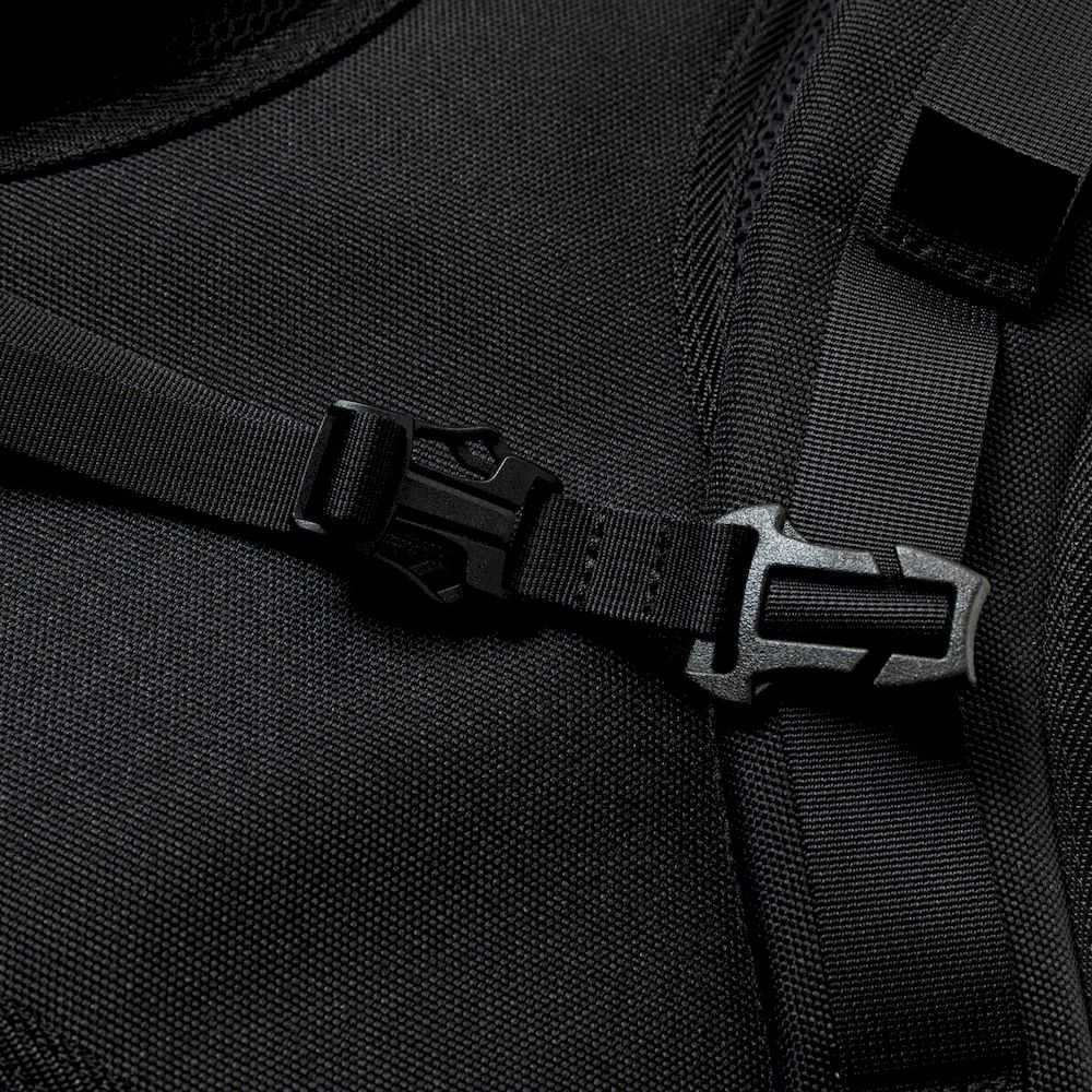 UltraWeave™ “Outside”/Carbon Black