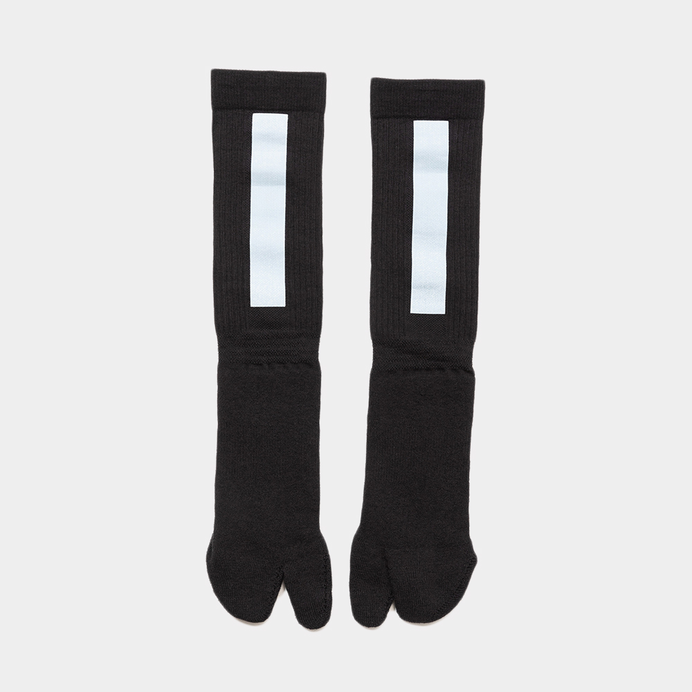 “Tabi” Tube Socks/Off Black