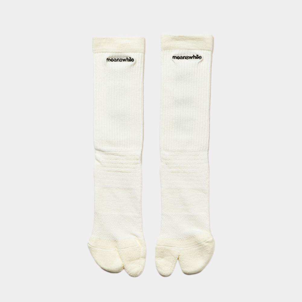 “Tabi” Tube Socks/Raw White
