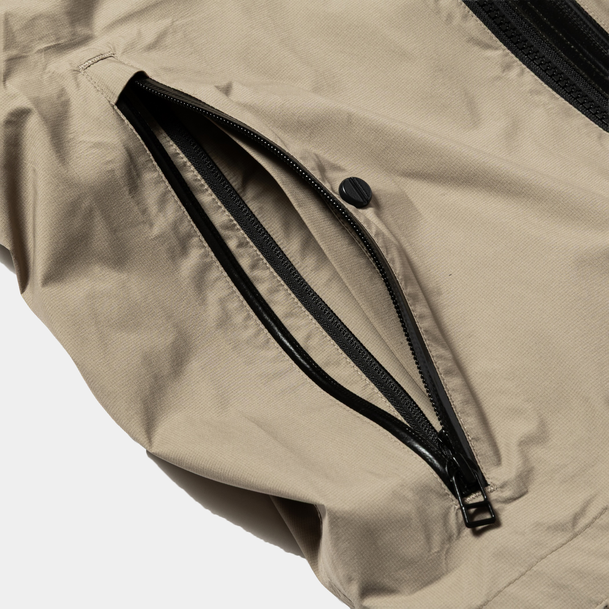 Air Circulation System Rain Jacket / Light/Sand Beige