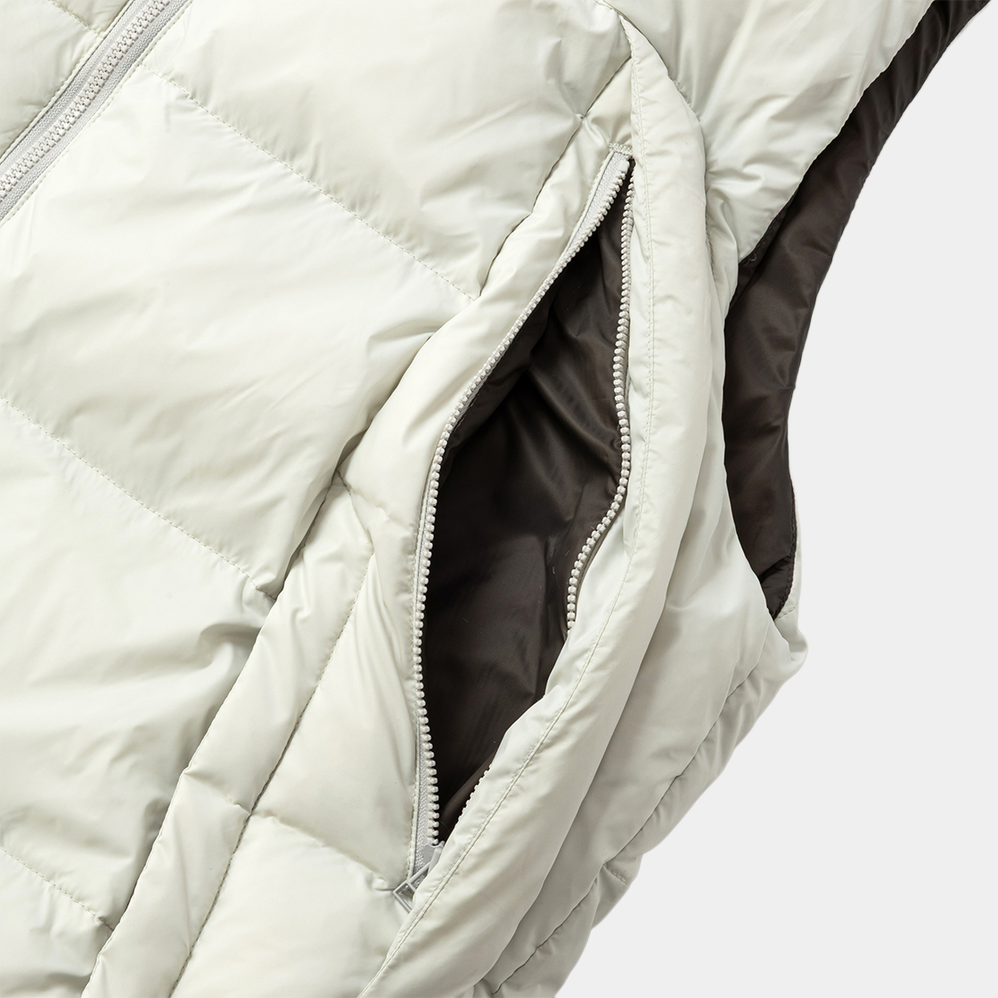 Ghost Down Vest /BONE