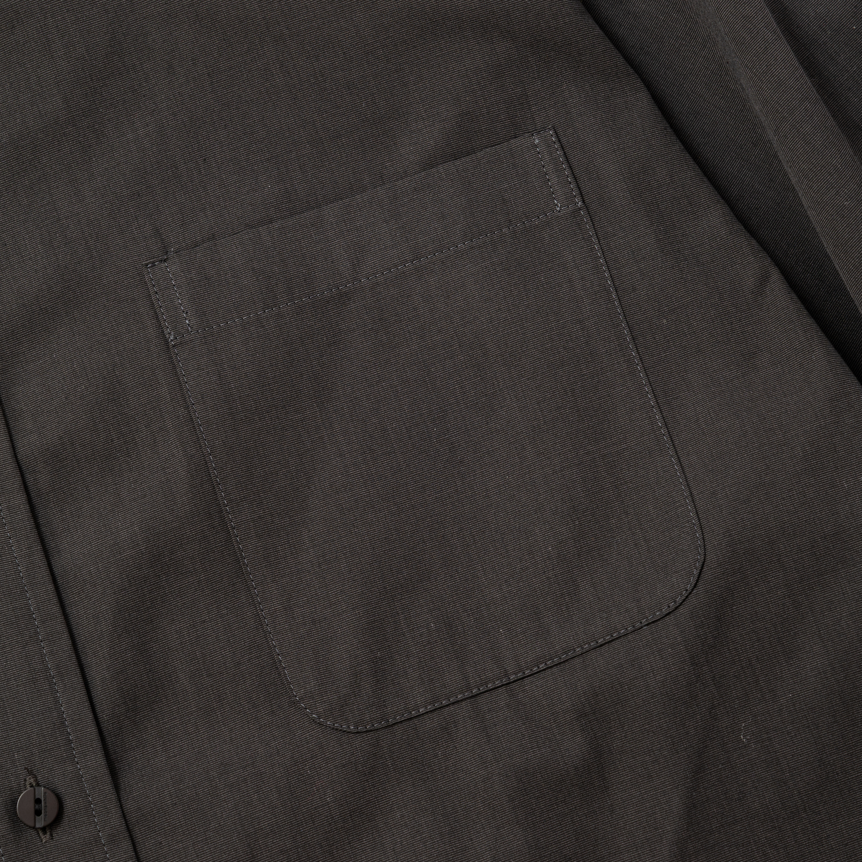 Trinity Chambray Convertible Collar SH /GRAPHITE