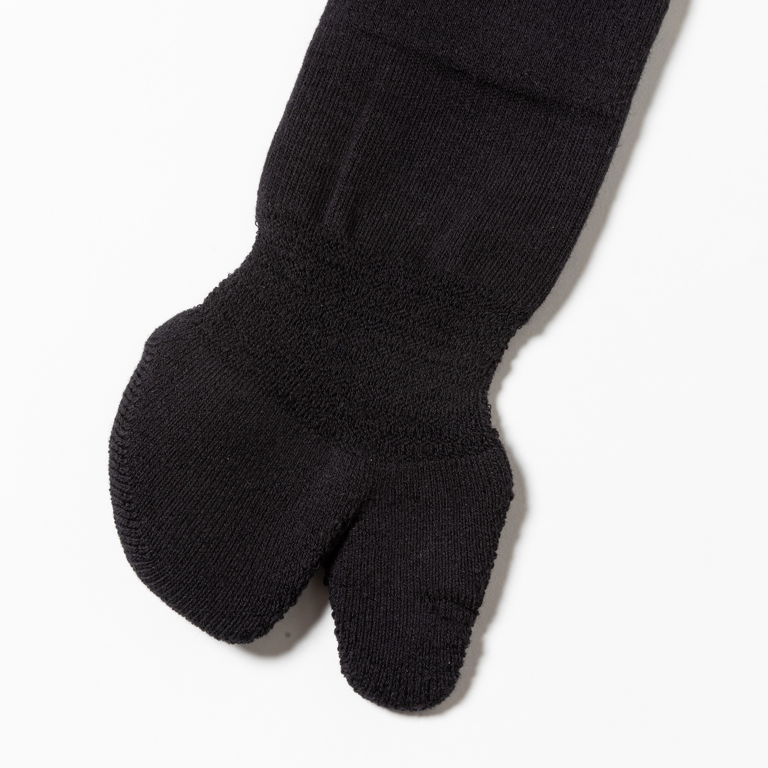 “Tabi” Tube Socks /OFF BLACK